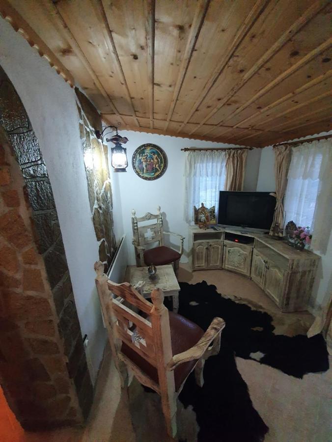 Kashtata s Paraklisa Borovo  Bagian luar foto