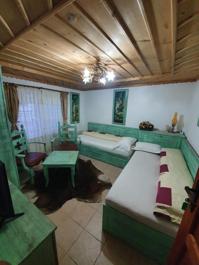 Kashtata s Paraklisa Borovo  Bagian luar foto
