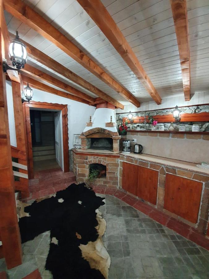 Kashtata s Paraklisa Borovo  Bagian luar foto