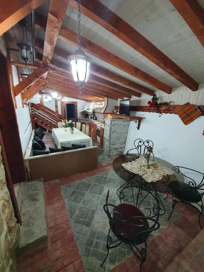 Kashtata s Paraklisa Borovo  Bagian luar foto