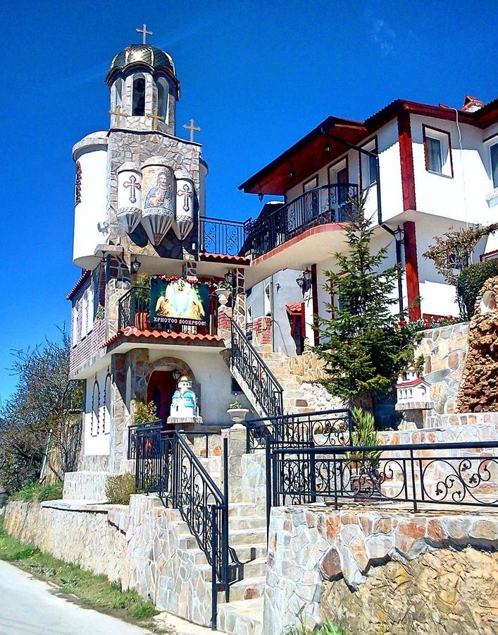 Kashtata s Paraklisa Borovo  Bagian luar foto